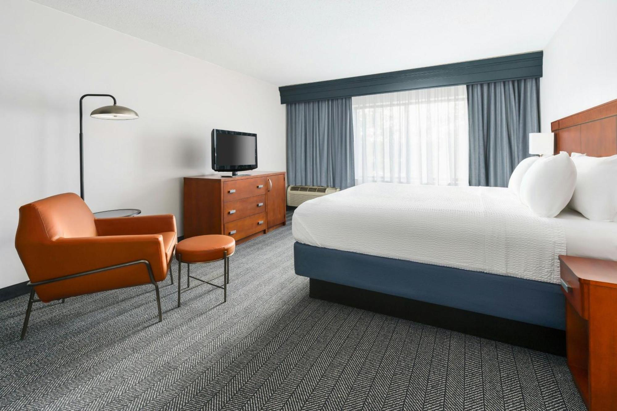 Отель Courtyard Hartford Фармингтон Экстерьер фото
