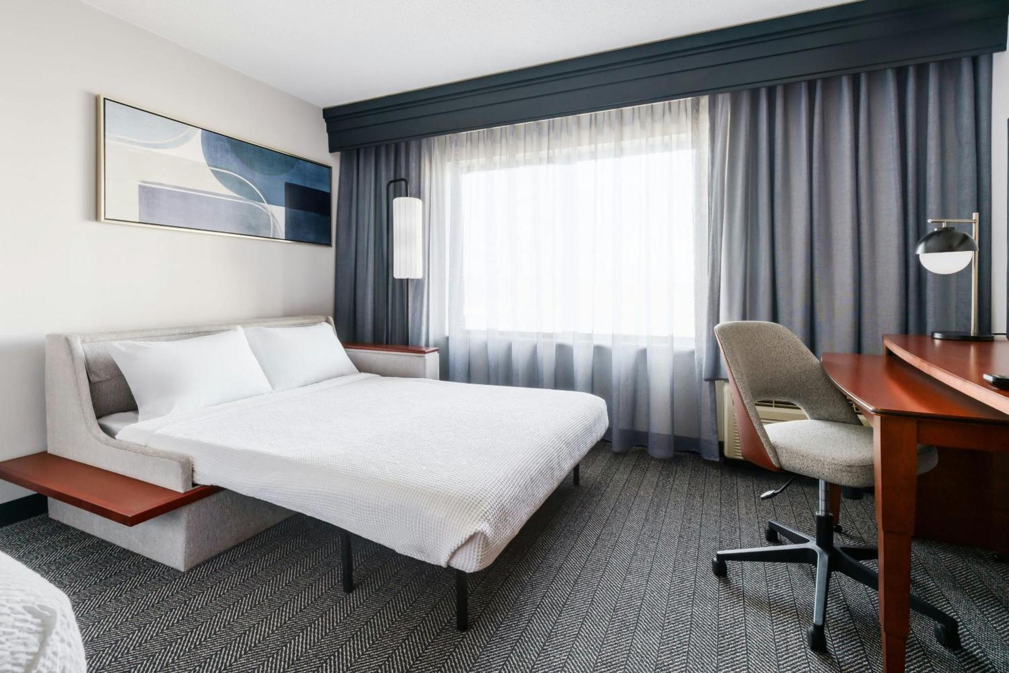 Отель Courtyard Hartford Фармингтон Экстерьер фото
