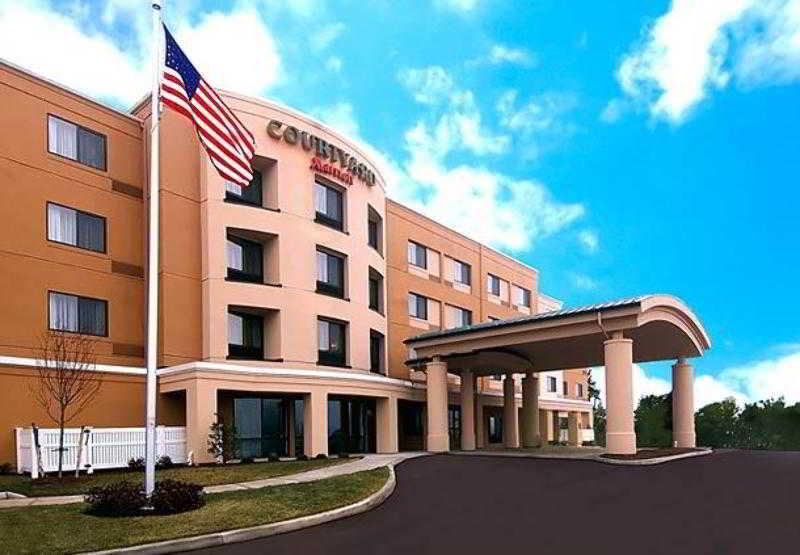 Отель Courtyard Hartford Фармингтон Экстерьер фото