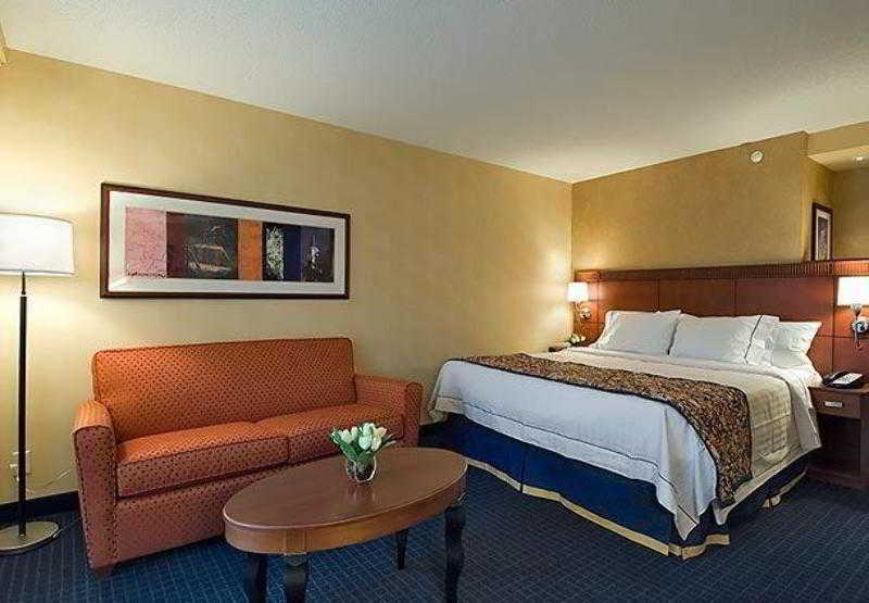 Отель Courtyard Hartford Фармингтон Экстерьер фото